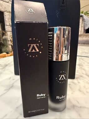Zagaja Ruby Night Serum - Black Bottle with Silver Cap